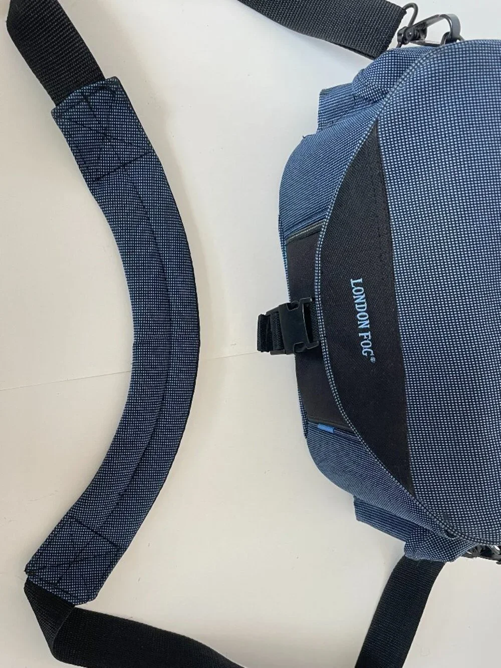 London Fog Camera Crossbody Bag W Strap DSLR Mirrorless Padded 14”x6.5”x7” Blue